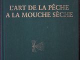 la couverture d'un livre ornée de lettres dorées