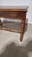 Bureau plat en noyer fin XIXème de style Louis XIII ouvrant … (photo 3)