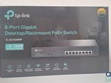 an image of a box with a picture of a router on top of it