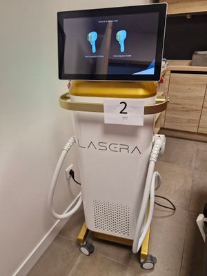 a picture of a laser machine in a room