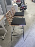 2 chaises hautes en osier piètement métal et galettes noires (photo 3)