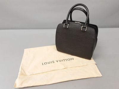LOUIS VUITTON. Sac Pont-Neuf EPI 2.