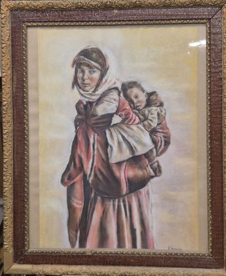 une peinture à l'huile représentant une femme tenant un enfant dans ses bras