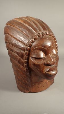 VICTOR (XXe), "Le mépris", importante sculpture en bois de f…