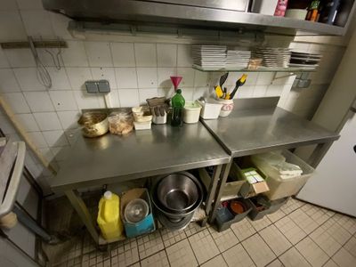 Deux tables inox Lieu : SUR DESIGNATION MARTIGUES