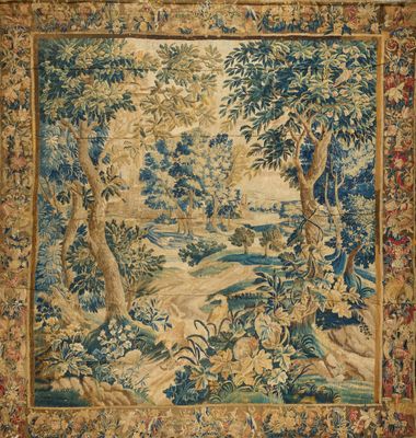une image représentant une tapisserie accrochée à un mur