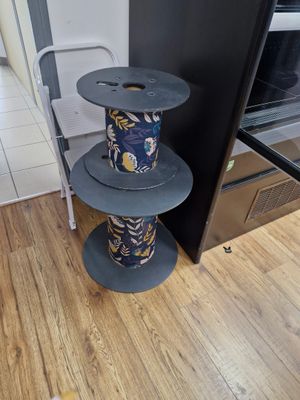 Deux tourets décoratifs DOSSIER 5 : CAVE A VIN