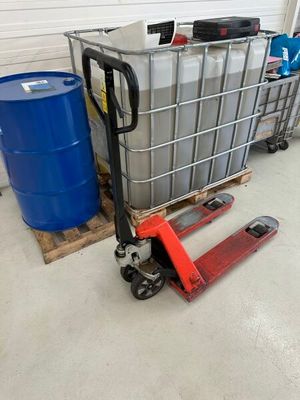 1 transpalette courtes fourches