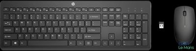 un clavier et une souris d'ordinateur placés l'un à côté de l'autre
