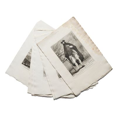 une pile de vieux papiers empilés les uns sur les autres