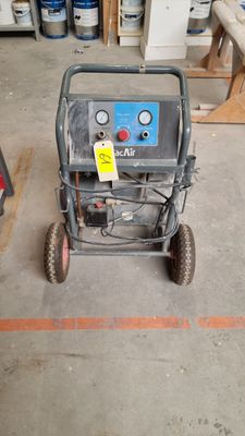 a machine that is sitting in the garage