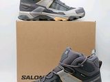 Chaussures de randonnée Salomos, en gris et jaune