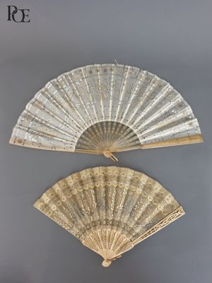 paire d'éventails pliants chinois anciens