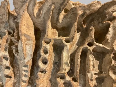 ANONYME, XXe siècle, vers 1970 Sculpture en lave émaillée de…