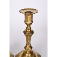 PAIRE DE BOUGEOIRS LOUIS XIV en bronze doré à base octogonal… (photo 2)