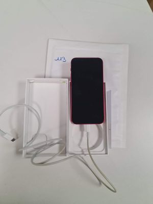 un téléphone portable qui se trouve dans une boîte