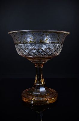 BOHEME - COUPE à fruits sur pied en cristal ambré à décor ca…