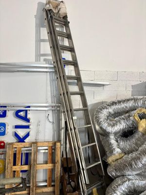 Une échelle triple - Photo 1