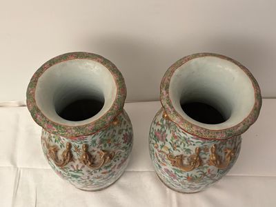 CANTON - Plat et paires d'assiettes ronds en porcelaine à dé…