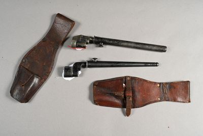 ANGLETERRE. Baïonnettes (2) du 4°type MK II et deux goussets…