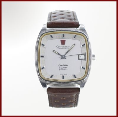 une image d'un gros plan d'une montre-bracelet sur un fond blanc