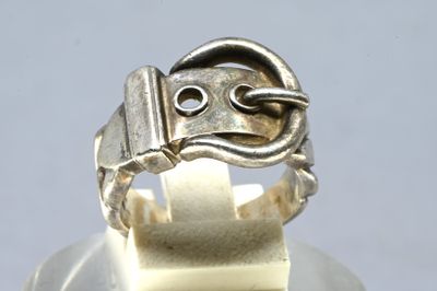 HERMES. Bague ceinture argent 925°°° (minerve). Signée. Doig…