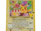 un gros plan d'une carte Pokémon représentant un Pikachu