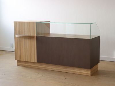 Bureau d'accueil habillage bois et vitre Travail contemporai…