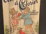 un vieux livre sur lequel figure l'image d'un garçon offrant une fleur à une fille
