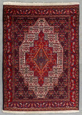 Tapis oriental fait à la main, Seneh (158 x 117 cm).