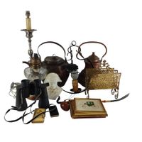 Lot de bibelots : buste Napoléon, briquet cuivres, porte-let…