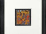 une peinture abstraite dans des tons orange et bleu, encadrée de noir