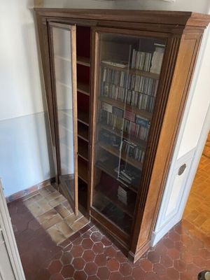 Bibliothèque deux portes vitrées