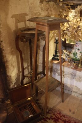 Deux sellettes en bois nat_urel l'une dans le gout asiatique… - Photo 1