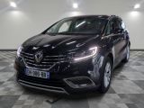 vue de face d'une voiture noire garée sur un sol à damier