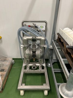 a machine that is sitting on the floor in a room