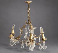 Lustre 8 8 lumières en bronze doré et pendeloques de verre. (photo 2)