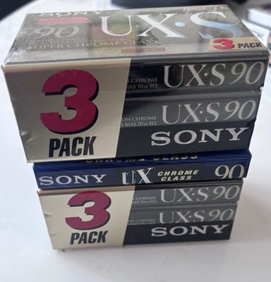 trois Sony UX900 UX900 UX99 UX99 UX99 UX99 UX9 UX9