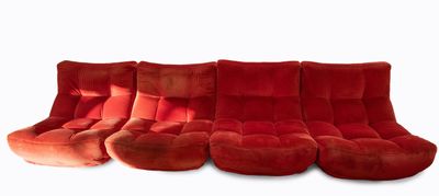 CHATEAU D'AX, Suite de 4 fauteuils en velours rouge, H : 85 …