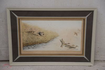 tableau représentant des canards survolant un ruisseau dans un champ d'herbe