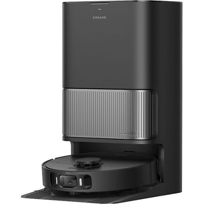 gros plan d'une cafetière noire sur fond blanc