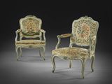 paire de fauteuils peints de style Louis XV