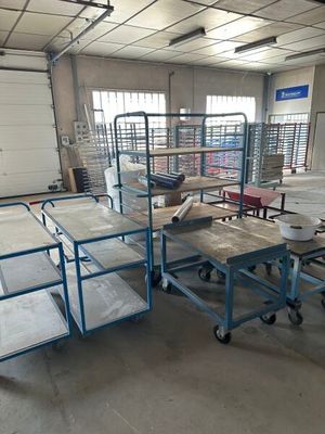 4 Étagères métalliques - Photo 1