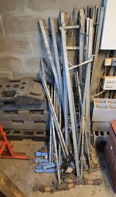 Lot de supports de garde-corps volants (entrée) - A enlever …