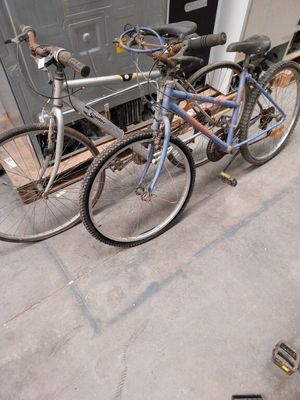 2 VTT dont 1 VTT Gitane Borang, 21 vitesses et 1 VTT Raider …