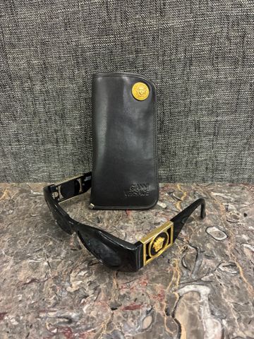 GIANI VERSACE : paire de lunette de soleil