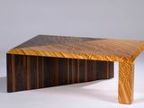 une photo d'une table basse avec un plateau en bois
