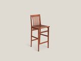 une photo d'un tabouret de bar en bois sur fond blanc
