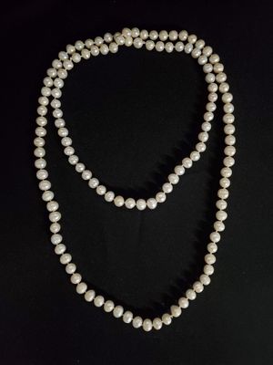 Collier de perles irrégulières. - Photo 1