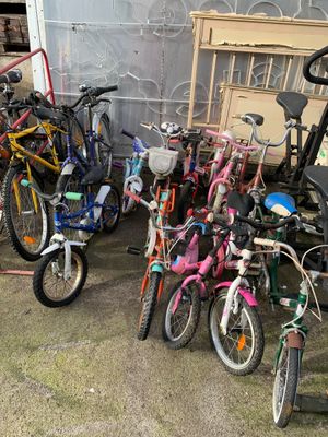 Lot de bicyclettes pour enfant